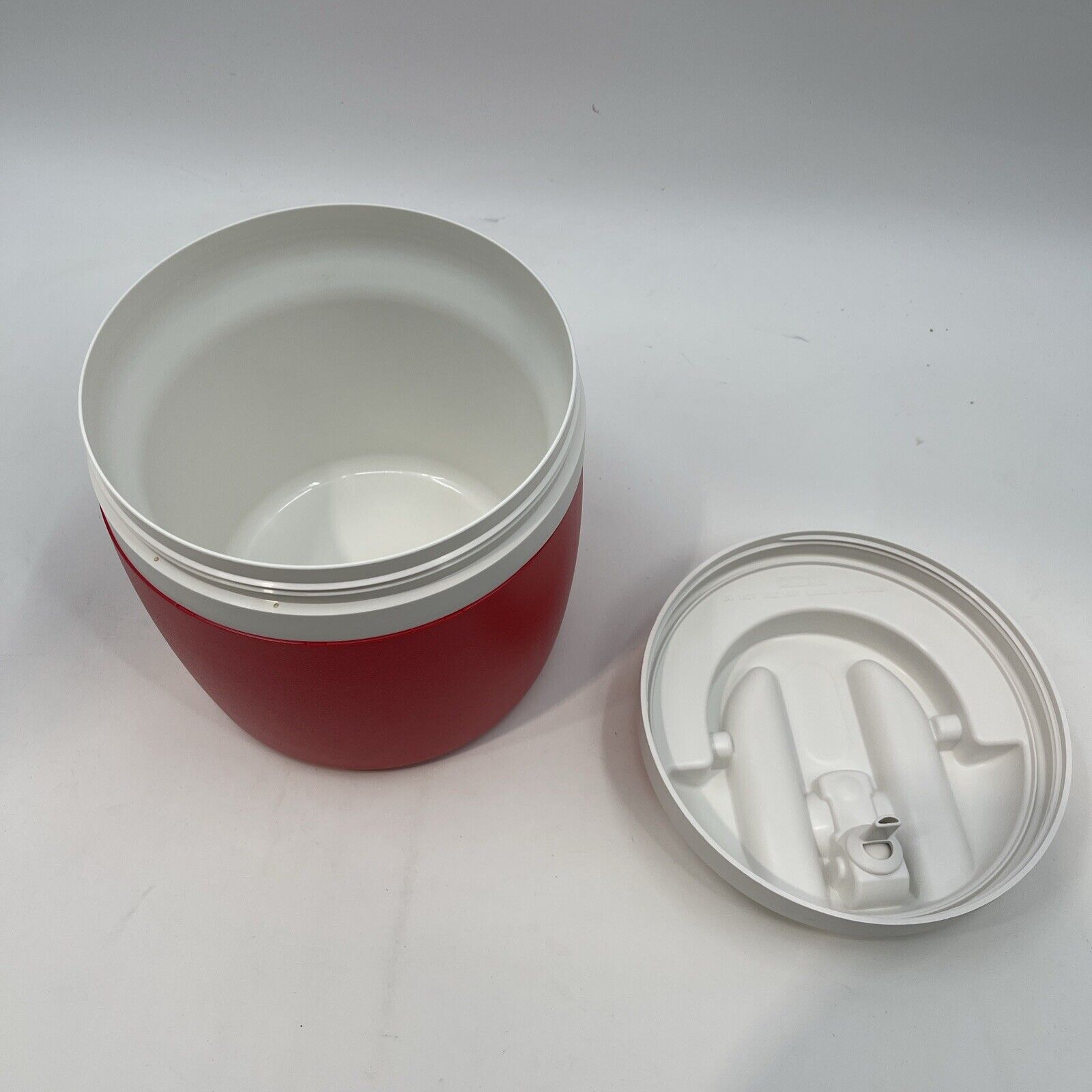 Igloo Elite Vintage 1 Gallon Water Jug Insulated Cooler Thermos Red/White