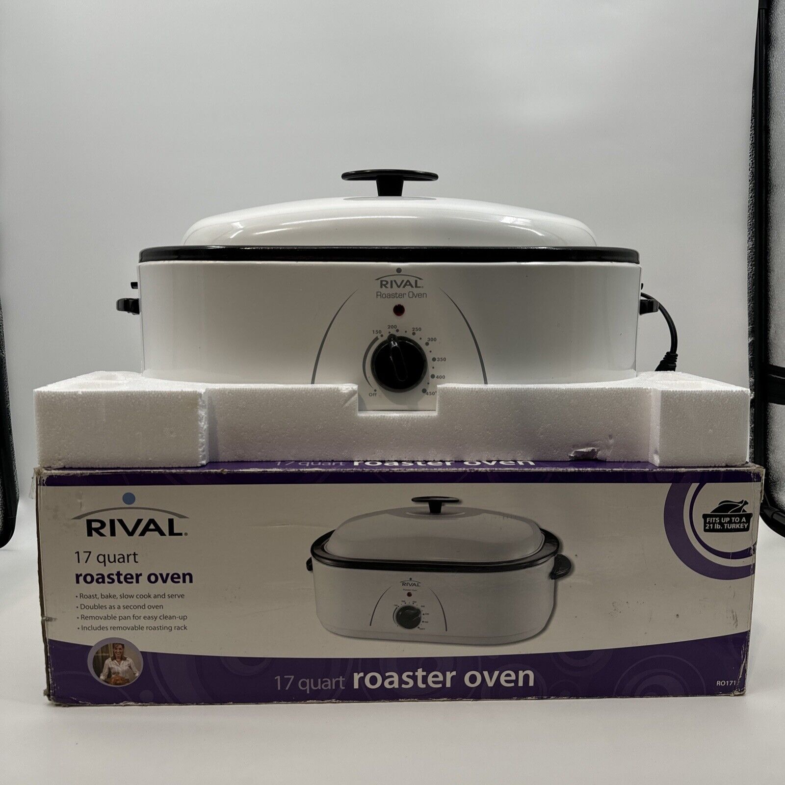 Rival Roaster Oven 17 Quart White RO171  Clean