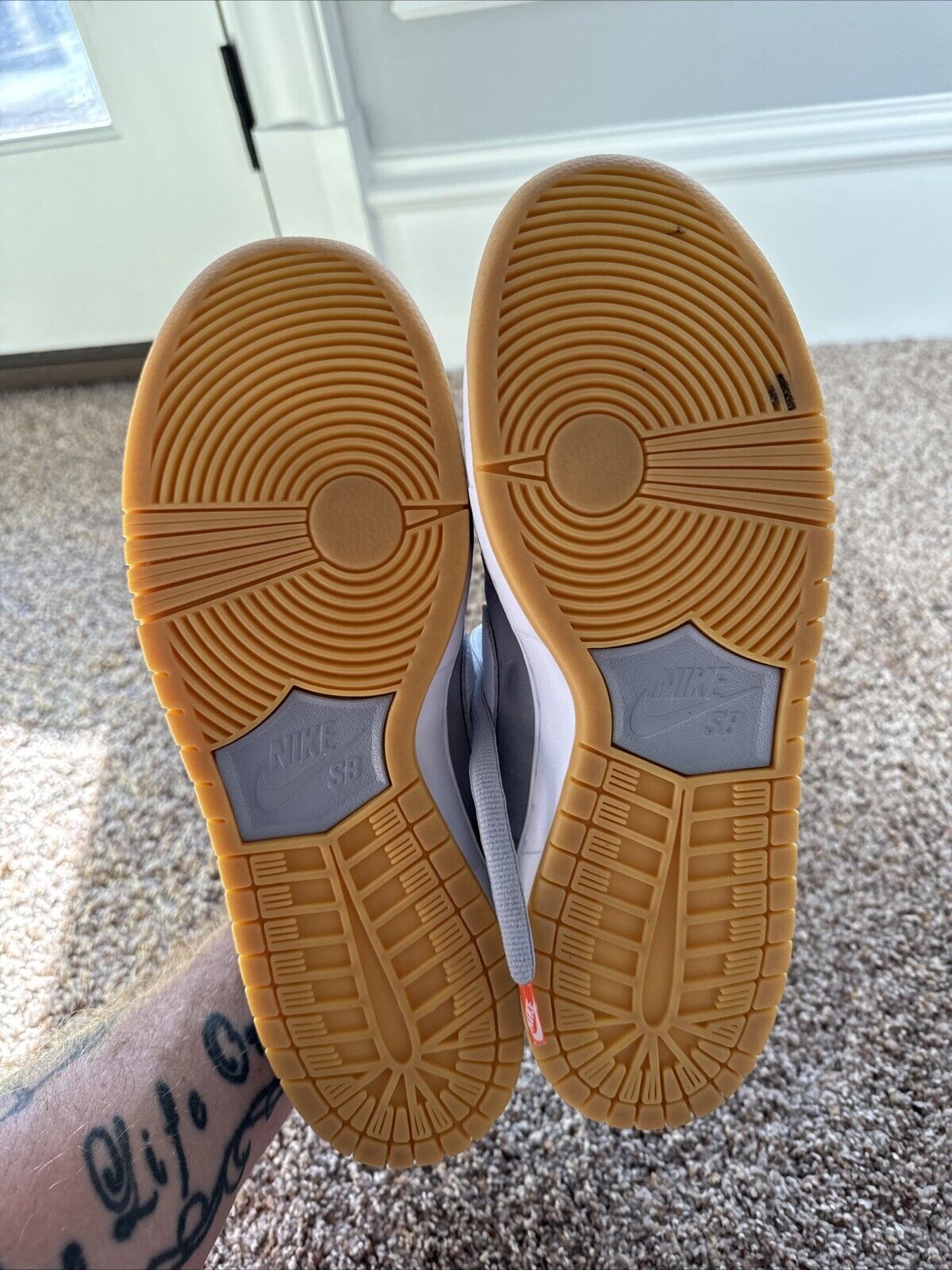 Nike SB Dunk Low Orange Grey Gum 最終値下げ Nike SB Dunk Low Pro ISO Orange Label Gray Gum – The Garden