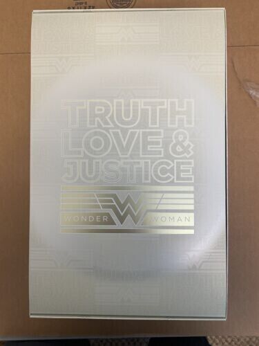 Hot Toys Golden Armor Wonder Woman 1:06 Action Figure NEVER OPENED