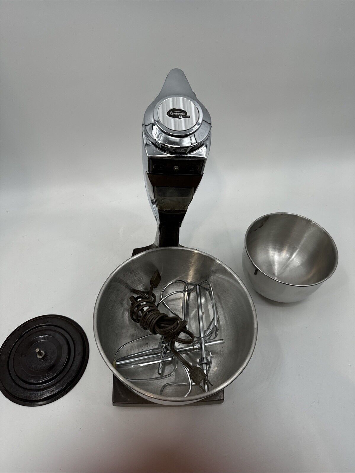 Vintage Sunbeam Vista Mixmaster 12-Speed Mixer + Attachment/Bowls - Tested Works