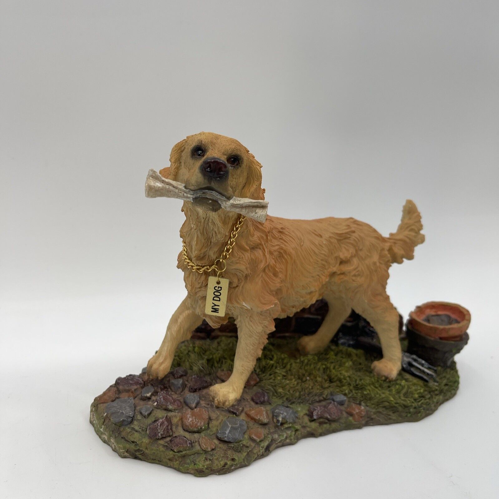 Classic Treasures Collectible Golden Retriever Sculpture