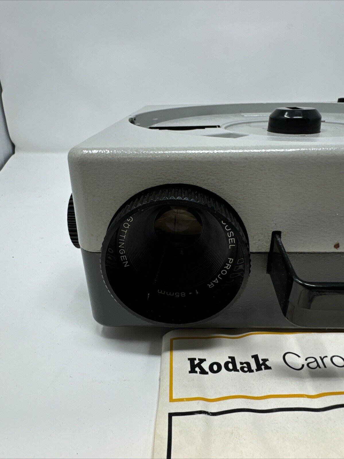 Kodak Carousel S - 35mm Slide Projector with 100mm Lens, Remote, Case GERMAN!!