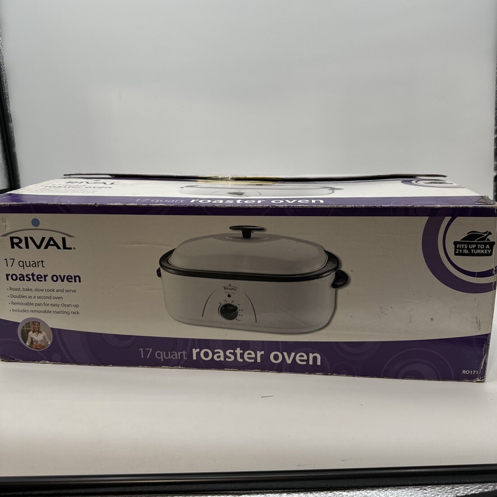 Rival Roaster Oven 17 Quart White RO171  Clean