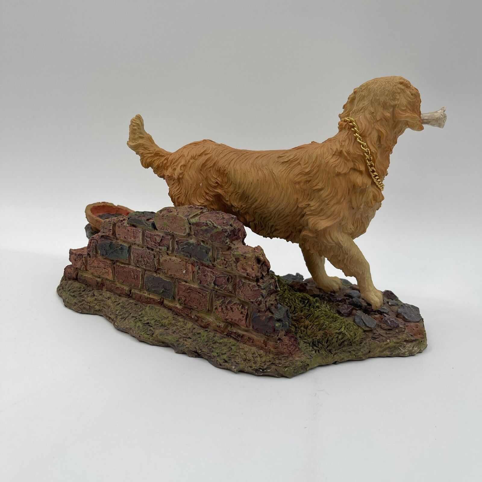 Classic Treasures Collectible Golden Retriever Sculpture