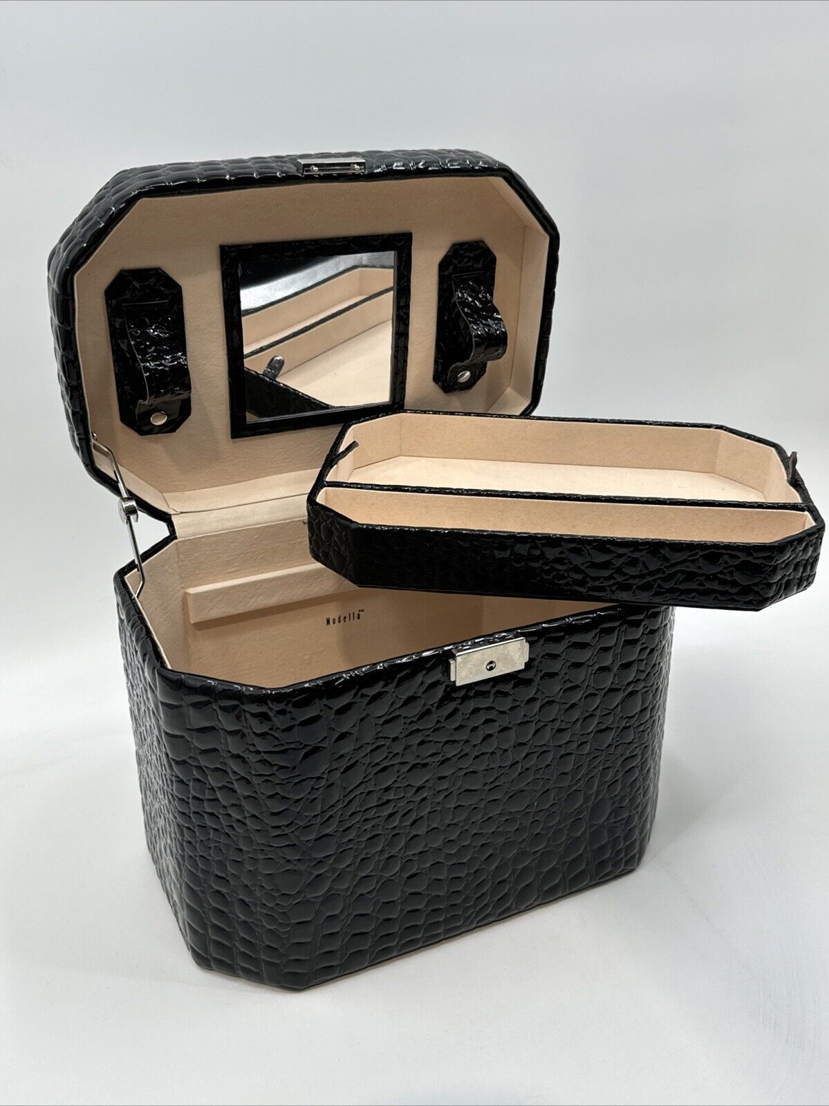 Modella Front Locking Jewelry Box In Croco Faux Leather