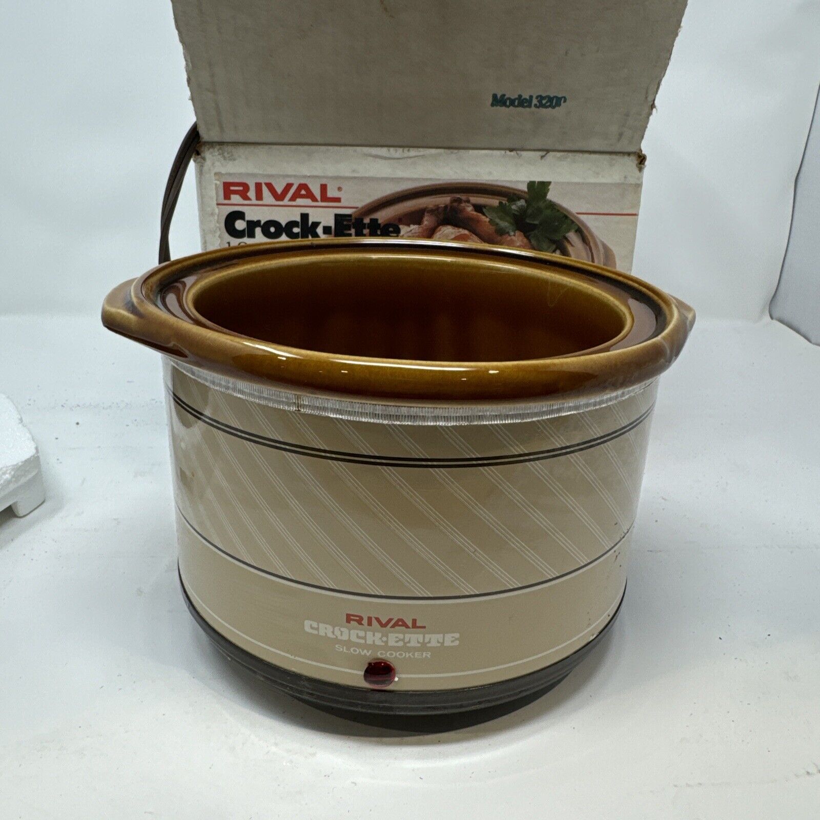 Rival Crock-ette 1 qt Slow Cooker Brown Model 3200/1  Vintage, Tested & Working