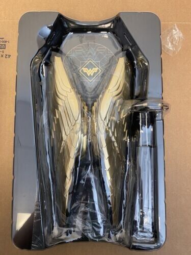 Hot Toys Golden Armor Wonder Woman 1:06 Action Figure NEVER OPENED